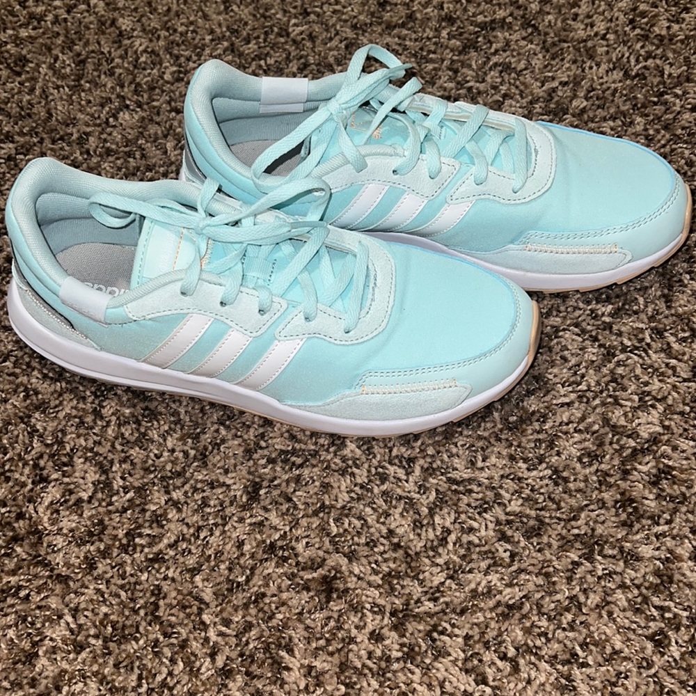 Adidas Retrorun Tennis Shoes